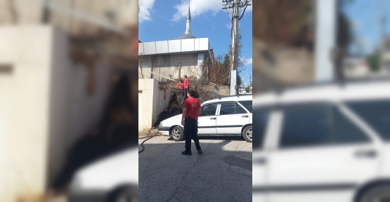 ELEKTRİK DİREĞİNDE KISA DEVRE YANGINA SEBEP OLDU