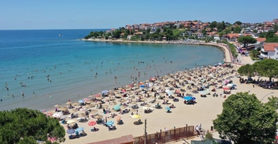 KANDIRA'DA 3 PLAJDA DENİZE GİRME YASAĞI KALDIRILDI