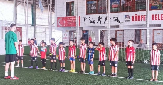 Körfez Belediyesi Futbol Okulu Yeni Yetenekleri Keşfedip Yetiştiriyor