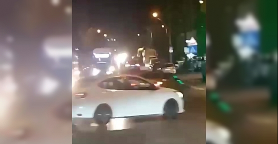 İŞLEK CADDEDE TRAFİĞİ TEHLİKEYE SOKUP DRİFT YAPAN İKİ SÜRÜCÜYE 96 BİN TL CEZA