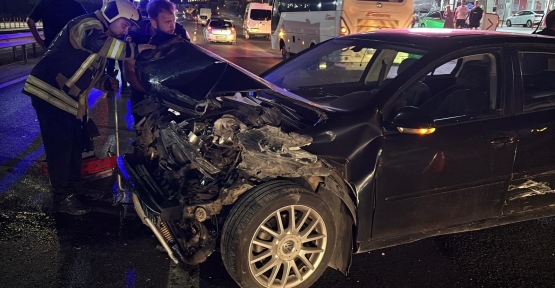KOCAELİ’DE İKİ OTOMOBİL ÇARPIŞTI: 4 YARALI