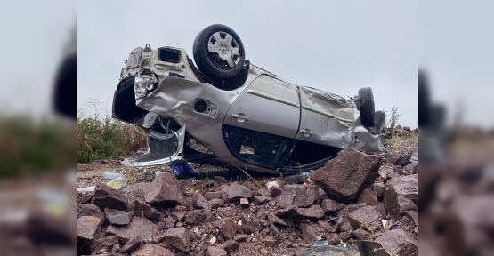 KONTROLDEN ÇIKAN OTOMOBİL ŞARAMPOLE YUVARLANDI