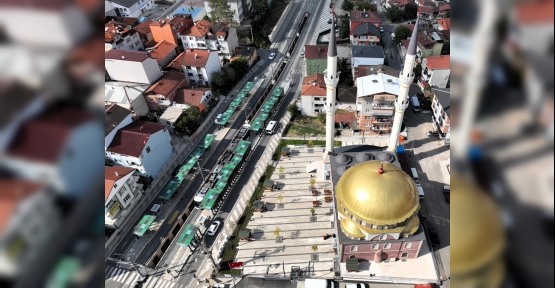 Büyükşehir, İzmit Başaran Camii Meydanı’nı Yeniledi