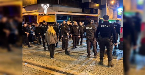 EĞLENCE MEKANINDAKİ KAVGA KANLI BİTTİ: 2 YARALI
