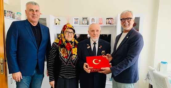 İzmit Belediyesinden Derince’deki Kıbrıs Gazilerine Vefa Ziyareti