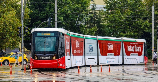 Tramvaylar Kitap Fuarı’na Özel Giydirildi