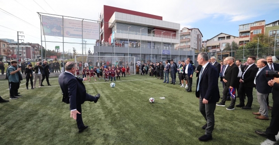Bakan Bak, Hasan Doğan Bilgievi ve Sporcu Eğitim Merkezi’ni Gezdi