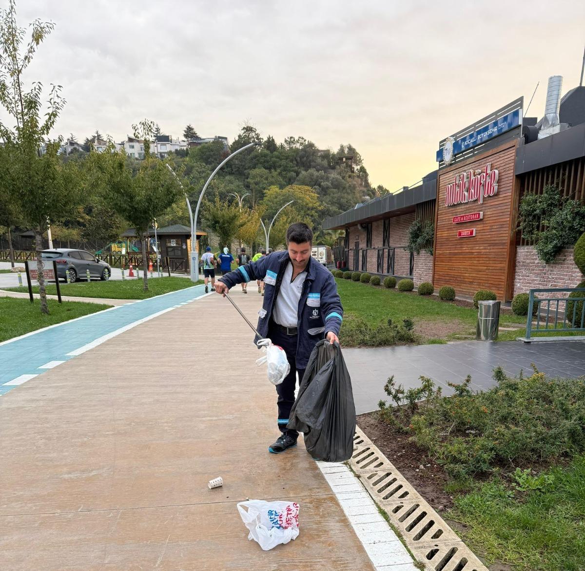 Darıca Millet Bahçesi’nde Temizlik Seferberliği