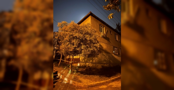 GEBZE’DE ÇATLAK VE KAYMA TESPİT EDİLEN 2 KATLI BİNA TAHLİYE EDİLDİ