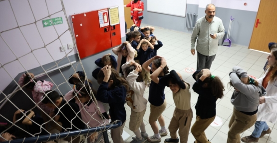 Kartepe’de Öğrencilere Afet Bilinci Eğitimi