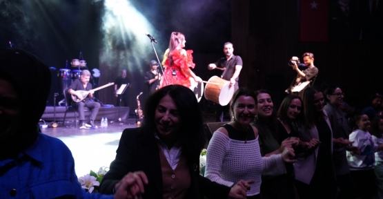 Öğretmenlere Müzik Ziyafetiyle 24 Kasım Teşekkürü