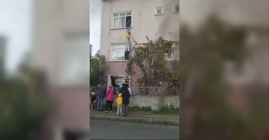 ÖNCE BIÇAK ÇEKTİ, SONRA BİNAYI YAKTI: İŞÇİLER ALEVLERDEN ÇARŞAF BAĞLAYARAK KURTULDU