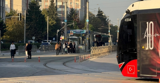 Otobüs Ve Tramvaylarda Ata’ya Saygı