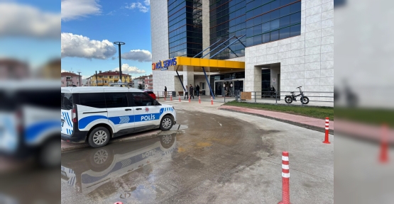 POLİSE BIÇAKLA DİRENEN ŞÜPHELİ SİLAHLA VURULARAK YAKALANDI