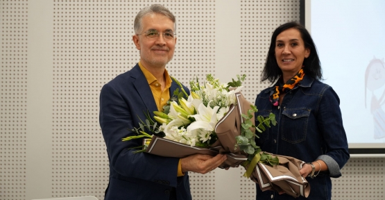 Ressam Cemal Toy, Renklerin Şifasını Kocaeli’ye Taşıdı