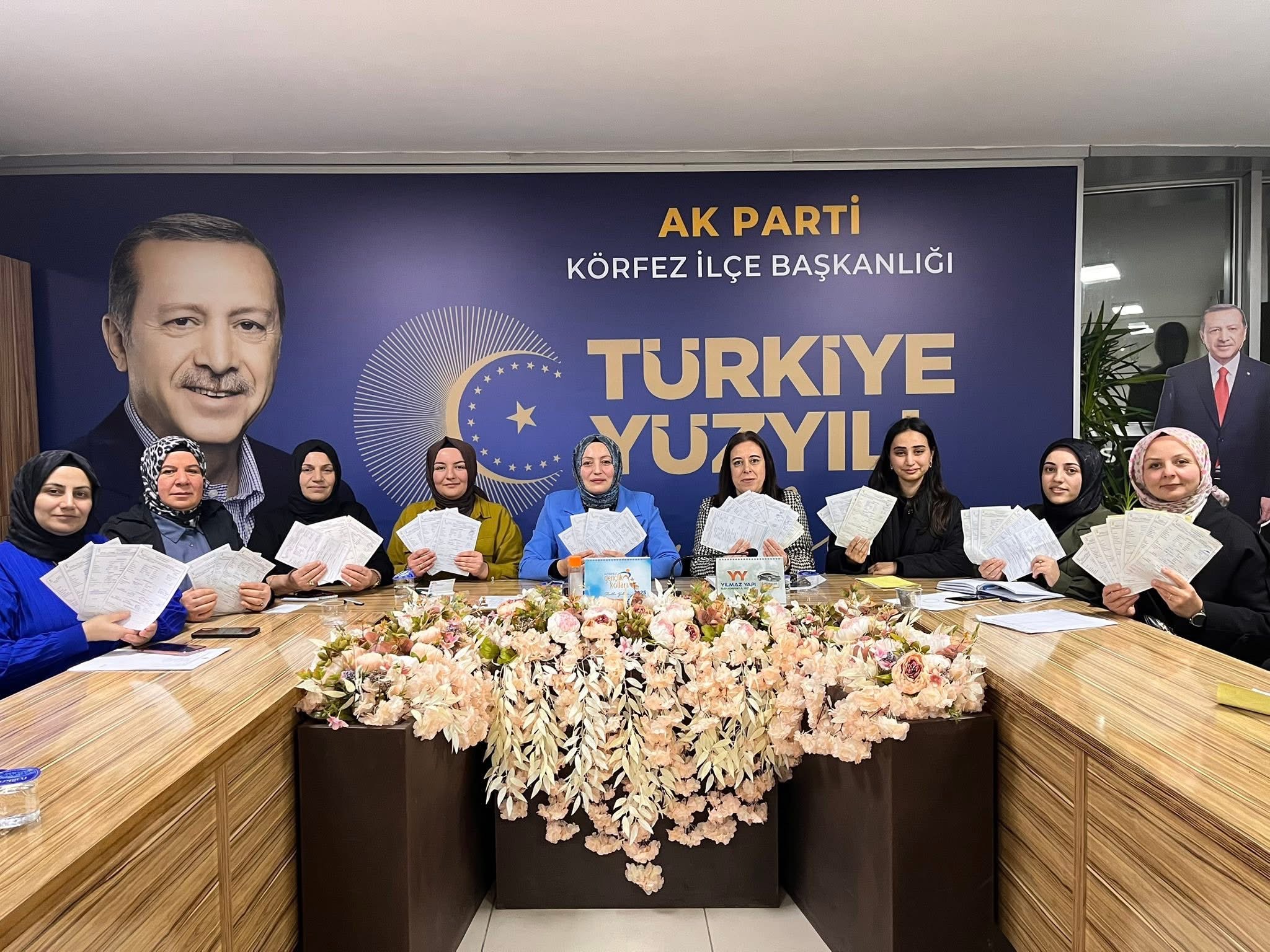 AK Parti Körfez İlçe Teşkilatı 129 Yeni Üyeyle Güçlendi