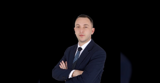 Koç: “Mide Bulandıran Siyaset”