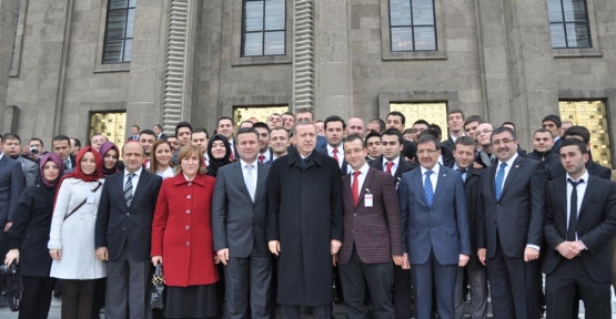  AK Genç İzmit Devlet'in zirvesinde