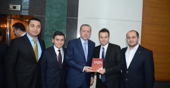 AK Genç Kocaeli’den Başbakan’a Hediye