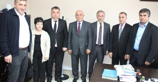AK Parti Gölcük İlçe Başkanı Sedat Yücel ve Parti heyeti Kocaeli İl Emniyet Müdür Yardımcısı Bilal Boğazı ziyaret etti