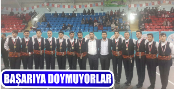 BAŞARIYA DOYMUYORLAR