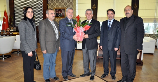  Başkan Pehlivan’ın Makamı Hiç Boş Kalmıyor