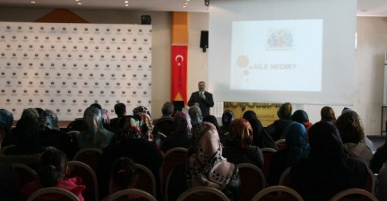 Bilgievleri velileri de eğitiyor