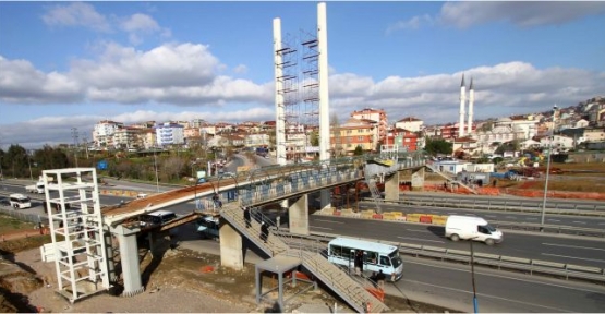 Çayırova’ya modern yaya köprüsü 