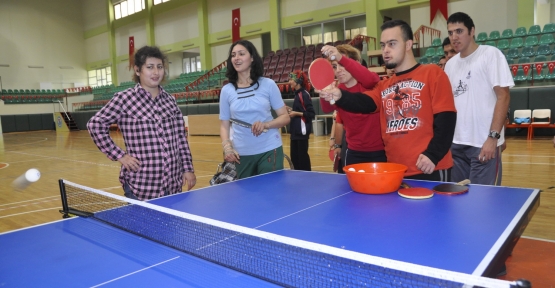 EYDEM’li öğrencilerin masa tenisi keyfi