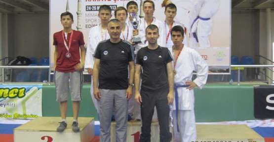  Genç Karateciler, Türkiye üçüncüsü oldu