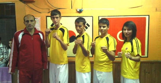 Gölcük'lü  Taekwondocular İzmir Yolcusu