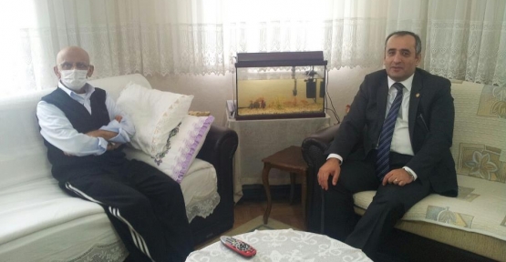 Haydar Akar' Körfez'de Hastaları ziyaret ediyor.