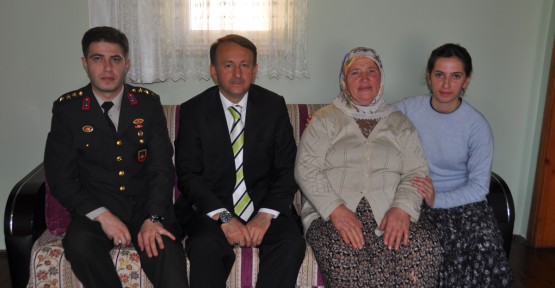  Karabalık'tan, Kartepe’nin şehit ailelerine ziyaret