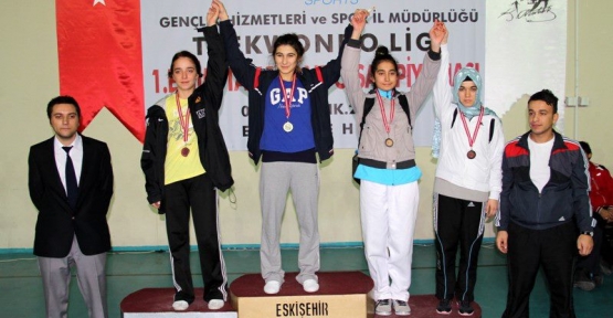 Karamürsel Belediye Spor Başarılara Doymuyor