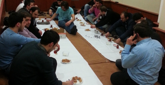  Kardeşlik gecesinde buluştular