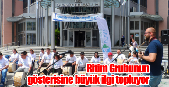  RİTİM GRUBUNUN GÖSTERİSİNE BÜYÜK İLGİ