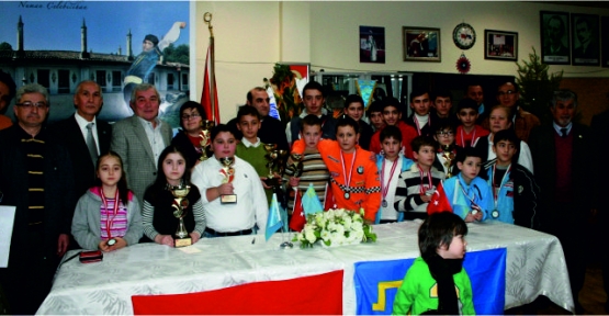 Satranç Turnuvasına 160 Sporcu Katıldı