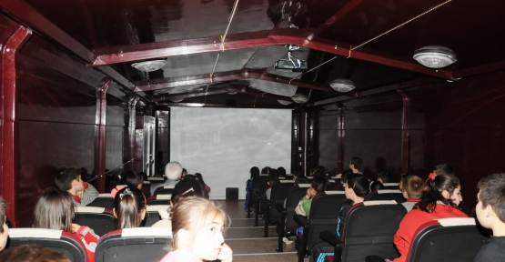 Sinema çocukların ayağına gidiyor