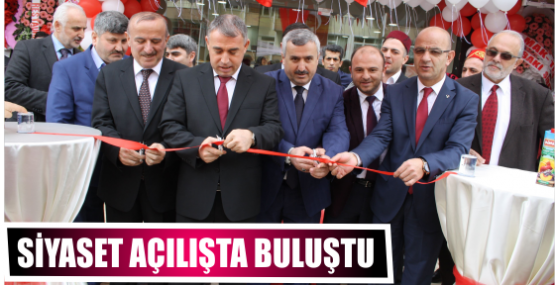 SİYASET AÇILIŞTA BULUŞTU