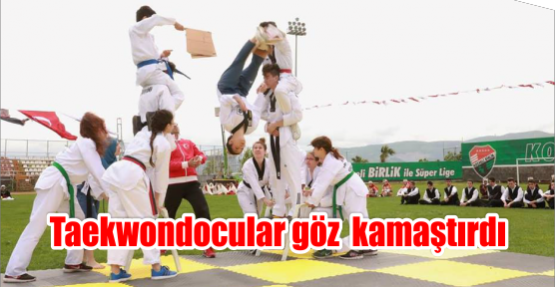    Taekwondocular göz  kamaştırdı