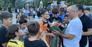BAŞKAN SÖĞÜT SÖZÜNÜ TUTTU, ÇOCUKLARLA...
