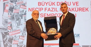 Türk Edebiyatının Kalbi Gölcük'te Atıyor Büyük Doğu Ve Necip Fazıl Kısakürek Sempozyumu Başladı