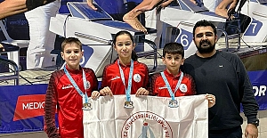 Körfezli Sporcular Samsun’da Madalyaya Yüzdüler