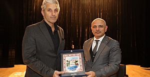 NEDİM ŞENER, ORTADOĞUDA HARİTALAR...