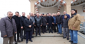 Başkan Büyükakın, Yuvam Akarca Ulu Cami’de Cemaat ve Vatandaşlarla Buluştu