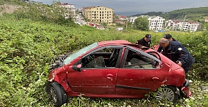 Otomobil 10 Metrelik İstinat Duvarından Uçtu: 5 Ağır Yaralı