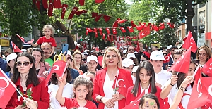 23 Nisanda İzmiti Çocukların...