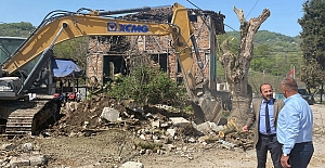 Gölcük’te Riskli Yapılar Birer Birer Yıkılıyor