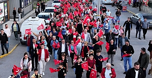 Derince’de 19 Mayıs Coşkusu  Kortej ve Gençlik Konseriyle Taçlandı