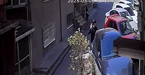 PARK HALİNDEKİ ARACA TAŞ VE YUMRUKLARLA...